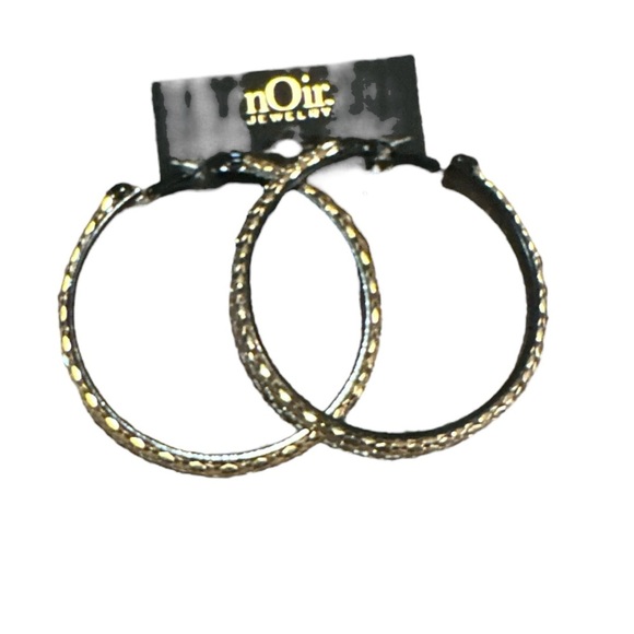 Noir Jewelry Textured Hoop Earrings - Picture 4 of 4